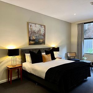 Deluxe King Suite